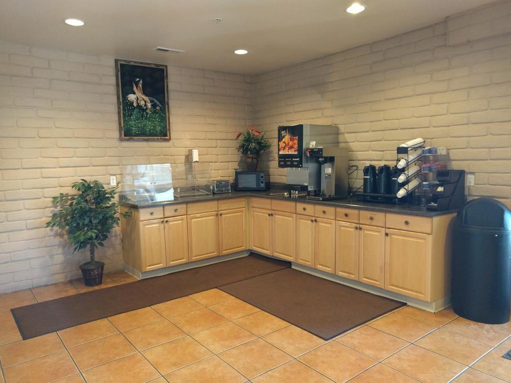 America'S Best Value Inn & Suites Gallup Εξωτερικό φωτογραφία