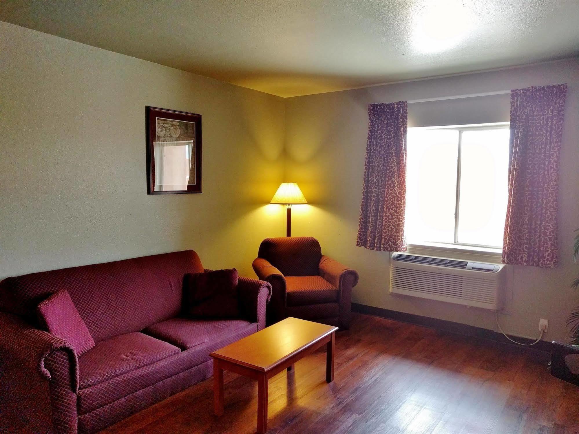 America'S Best Value Inn & Suites Gallup Εξωτερικό φωτογραφία